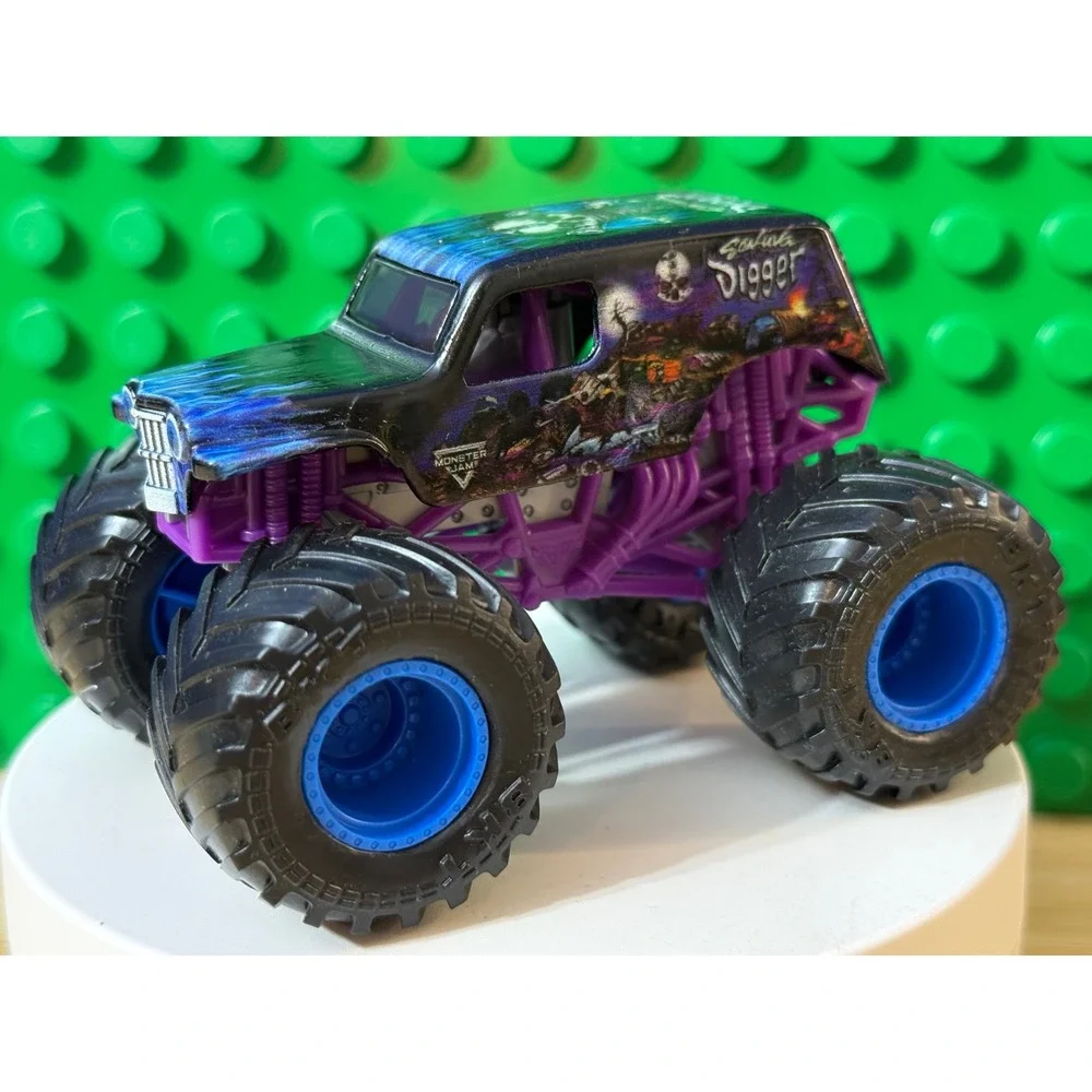 Monster Jam Son-uva Digger Monster Truck Black Blue Flames Die-cast 1:64 Scale